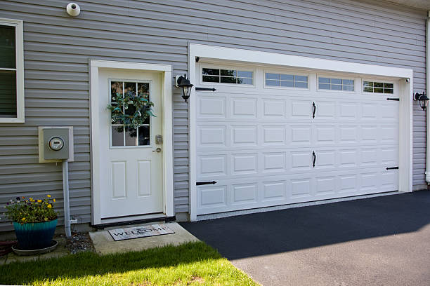24/7 Emergency Garage Door Panel Replacement experts in Peridot, AZ